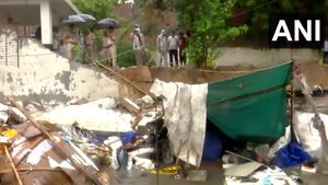 Building Collapse In Southeast Delhi Due To Heavy Rainfall Results In Seven Fatalities