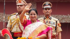 Delhi CM Rekha Gupta Announces Rs 5 Meals, Pucca Houses On Independence Day