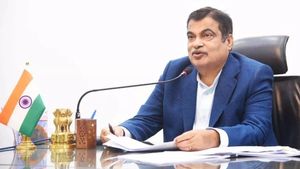 Nitin Gadkari Announces Mumbai-Pune-Bengaluru Expressway Project