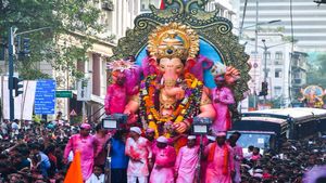 Lalbaugcha Raja 2025 VIP Pass: How To Book Online, Price And Darshan Timings