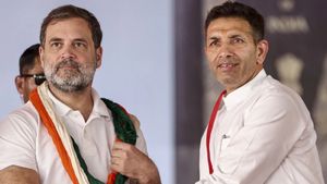 Indore News: Masked Men Break-Into MP Congress Chief Jitu Patwari’s Residence; Ransack It | CCTV Video