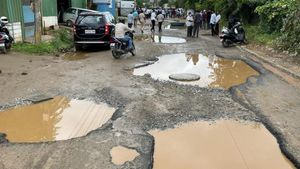Poor Roads In Bengaluru Claims Life Of Young Techie Priyanka