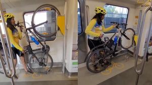 Mumbai Metro Launches Bike-Friendly Coach: Eco Win or Infrastructure Gap? | Watch Video