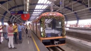 Patna Metro Launch 2025: Nitish Kumar Unveils Route, Stations, Fares, Timings And Key Features