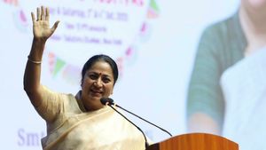 Delhi Govt To Seek Supreme Court Approval For Green Firecrackers This Diwali