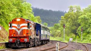 Central Railway Announces 1,702 Special Trains for Diwali and Chhath Puja 2025: Full Details Here