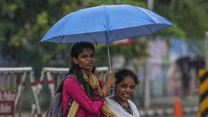 Chennai Weather Update: TN Capital Wakes Up To Fresh Spells of Rains