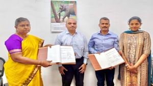 Oneindia Collaborates With Tamil Nadu Govt's Thooimai Mission, To Drive Zero-Waste Future