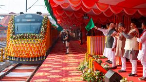 Bengaluru–Ernakulam Vande Bharat Express Flagged Off By PM Modi: Check Ticket Prices, Stops, and Return Timing