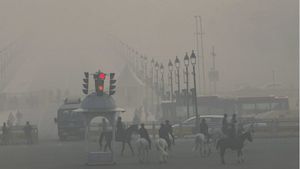Delhi Pollution: Dense Fog, Hazardous Air Quality Blanket Capital; Airport Issues Advisory
