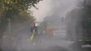 Delhi-NCR Lifts GRAP-4 Curbs After AQI Improves, Allows Hybrid Classes for Schools