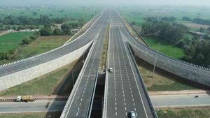 Delhi-Mumbai Expressway Nears Completion; New 15 km Morbe-Kalamboli Link To Cut JNPA Travel Time