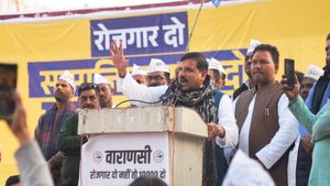 Jobs, Justice Take Centre Stage as AAP’s 'Rozgar Do' March Ends in Varanasi