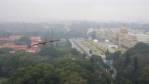 Bengaluru Weather: Cold Conditions Persist, Light Rain Likely; Northern Karnataka Under Yellow Alert
