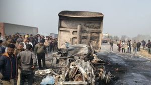 Five Killed In Road Accident On Solapur–Pune Highway During Pilgrimage; Preliminary Report Says Car Lost Contr