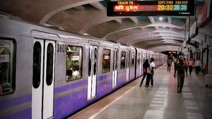 40-Minute Disruption On Blue Line: Kolkata Metro Commuters Hit By Delays During Morning Rush Hours