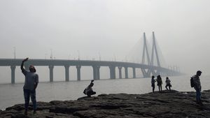 Mumbai Records ‘Poor’ AQI, Still Cleaner Than Delhi, Hyderabad, Bengaluru & Chennai