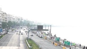 Mumbai Air Quality Deteriorates As Pollution Levels Surge; AQI At 211