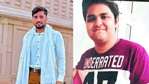 “He Was Screaming For Help”: Delivery Agent Jumps Into 70-Foot Drain to Save Noida Techie, But Fails