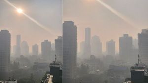 Chilly Winter Morning In Mumbai Later Covered With Smog, AQI Rises To 286