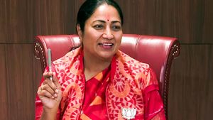 Delhi CM Rekha Gupta Unveils Emergency Plan to Tackle Delhi’s Toxic Air and Revive Yamuna