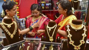 Chennai Gold & Silver Price On February 10: Rates Ease Slightly as Yellow Metal Sees Mild Correction