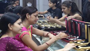 Gold & Silver Price Today In Mumbai On Feb 11: Gold Nearly 1%, Silver Jumps Over 2%