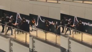 Noida Galleria Mall Brawl: Seven Arrested After CCTV Shows Bouncers Beating Visitors