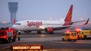 Delhi–Leh SpiceJet Flight With 150 On Board Makes Emergency Return to Delhi After Technical Snag