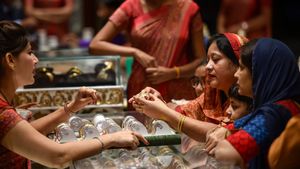 Bangalore Gold Silver Rate Today, 19 March 2026: Gold and Silver Prices Fall as Hawkish Fed Pressures Market