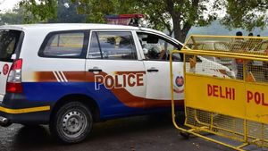 Delhi Honeytrap: Man Kidnapped After Dating App Meet, Forced to Transfer ₹7 Lakh