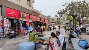‘LPG Supply From the Back End Has Reduced’: Noida Eateries Say as Gas Crunch Hits Operations
