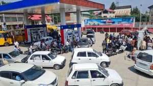 ‘Pay Extra Or Cancel’: Hyderabad Commuters Hit By Surge In Cab And Delivery Charges