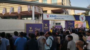 Jr NTR’s Bengaluru Hospital Visit Turns Chaotic as Fans Breach Security at KIMS