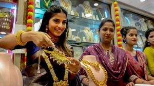 Kerala Gold Rate Today: 24K Gold Drops Slightly, Silver Also Declines