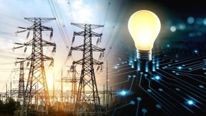 Rain and Strong Winds Disrupt Power Supply in Hyderabad, Over 20 Colonies Face Long Outages