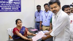 Affidavit Mismatch: Could a 2025 Madurai Case Disqualify Vijay From Perambur Race?