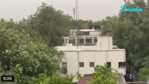 Red Alert In Delhi: Dust Storms, Rain And Thunderstorms Expected Over Next Few Days