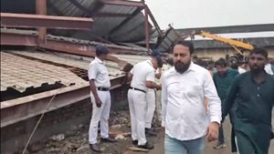 Kolkata Taratala Roof Collapse: 3 Dead, 50-60 Workers Were At Under-Construction Warehouse