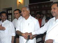   ತಿರುವಳ್ಳುವರ್ ಪ್ರತಿಮೆ : ಪ್ರತಿಪಕ್ಷಗಳ ಬೆಂಬಲ