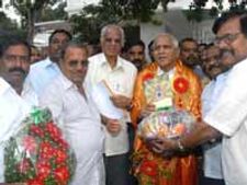    ತಮಿಳರಿಂದ ಭೇಷ್ ಅನಿಸಿಕೊಂಡ ಸಿಎಂ 