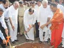           ಹಳ್ಳಿಗಳ ನಿರ್ಮಾಣಕ್ಕೆ ಚಿದಂಬರಂ ಭೂಮಿಪೂಜೆ
