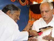 ಅಮ್ಮನ ಆಸ್ಪತ್ರೆಗೆ 15 ಎಕರೆ ಜಮೀನು