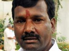 ಮೈ ಮೇಲೆ ಮಲ ಸುರಿದುಕೊಂಡರೆ ಅಪರಾಧ