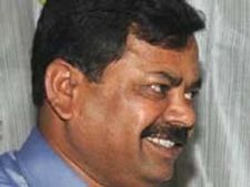 ರೇಣುಕಾಚಾರ್ಯ 50 ಕೋಟಿ ರು.ಗೆ ಹರಾಜು!
