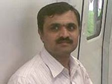 ಹೊಟ್ಟೆಯೋ ಕೆರೆಯ ಮೇಲಿನ ಕಟ್ಟೆಯೋ?