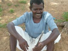 ಕಾಲಿಗೆ ಬೇಡಿ ಬಿದ್ದಿರುವ ಶಿವಪ್ಪನ ಕಾಯೋ ತಂದೆ