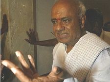 ಯಡ್ಡಿ ದುಡ್ಡಿನ ಚೆಲ್ಲಾಟ: ಜೆಡಿಎಸ್ ಶಸ್ತ್ರತ್ಯಾಗ