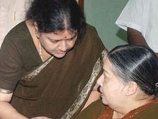 ಜಯಲಲಿತಾ-ಶಶಿಕಲಾ ಸಂಬಂಧ ಕುದುರಿದ್ದಾದರೂ ಹೇಗೆ? 