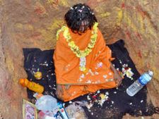 ಲೋಕ ಕಲ್ಯಾಣಕ್ಕಾಗಿ ಭೂಮಿಯೊಳಗಿಳಿದ ಸ್ವಾಮೀಜಿ